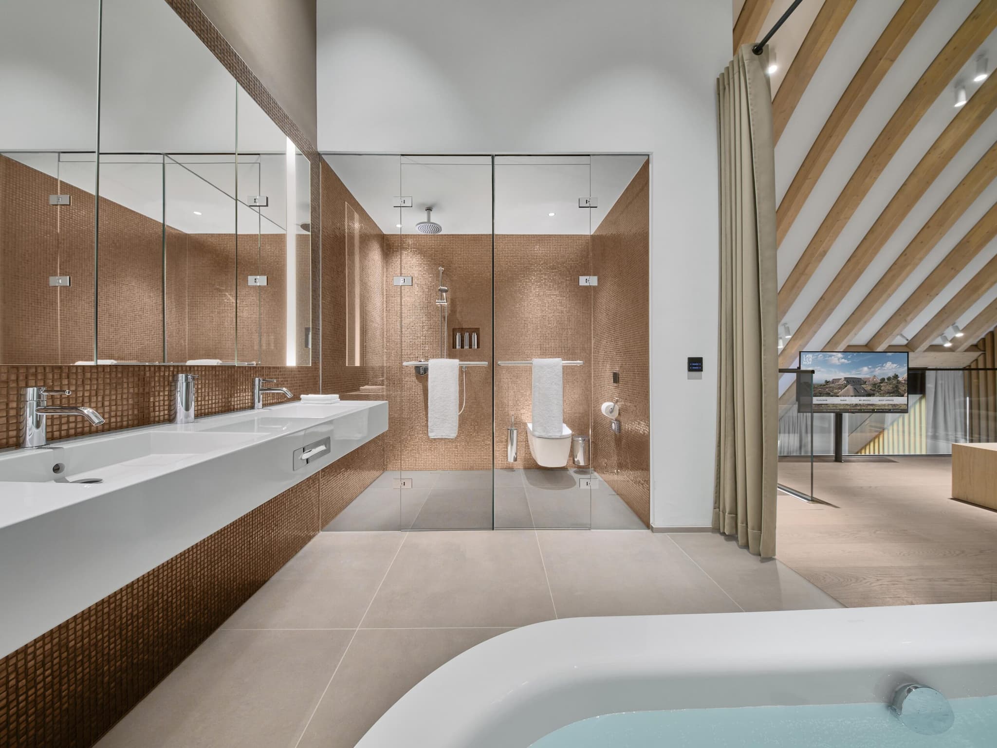 Bild des offenen Badezimmers im Lanserhof Sylt