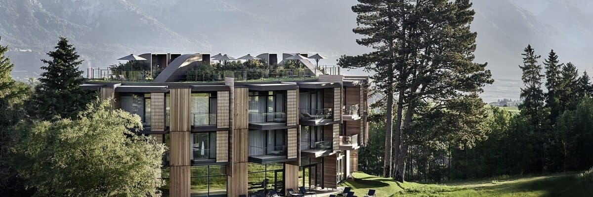 Outdoorpool des Lanserhof Lans - Bild von Alexander Haiden